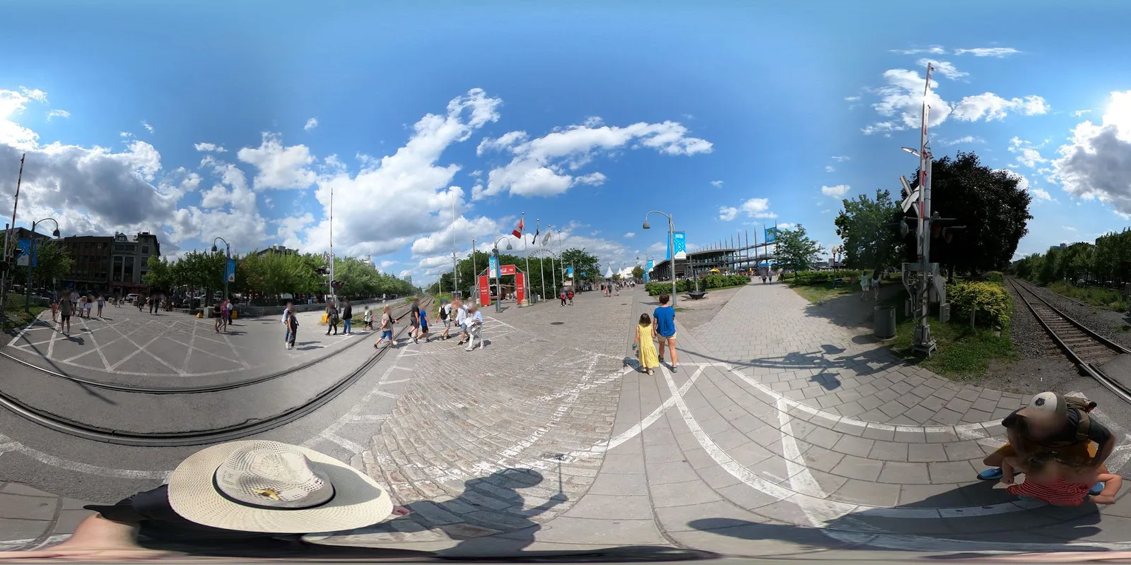 Street-level view of a grade crossing in Québec, Canada
