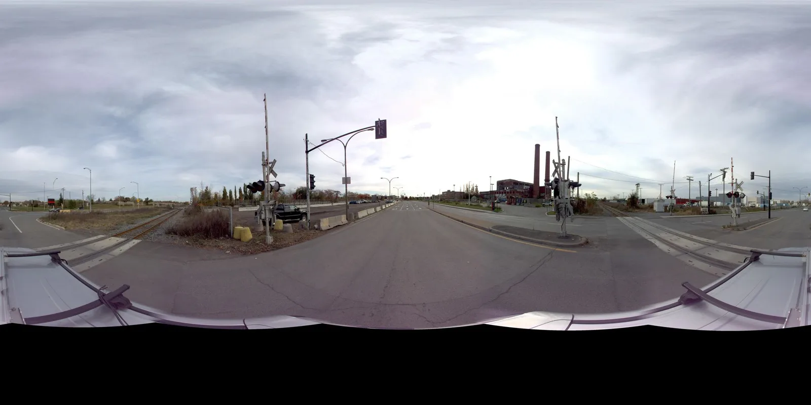 Street-level view of a grade crossing in Québec, Canada