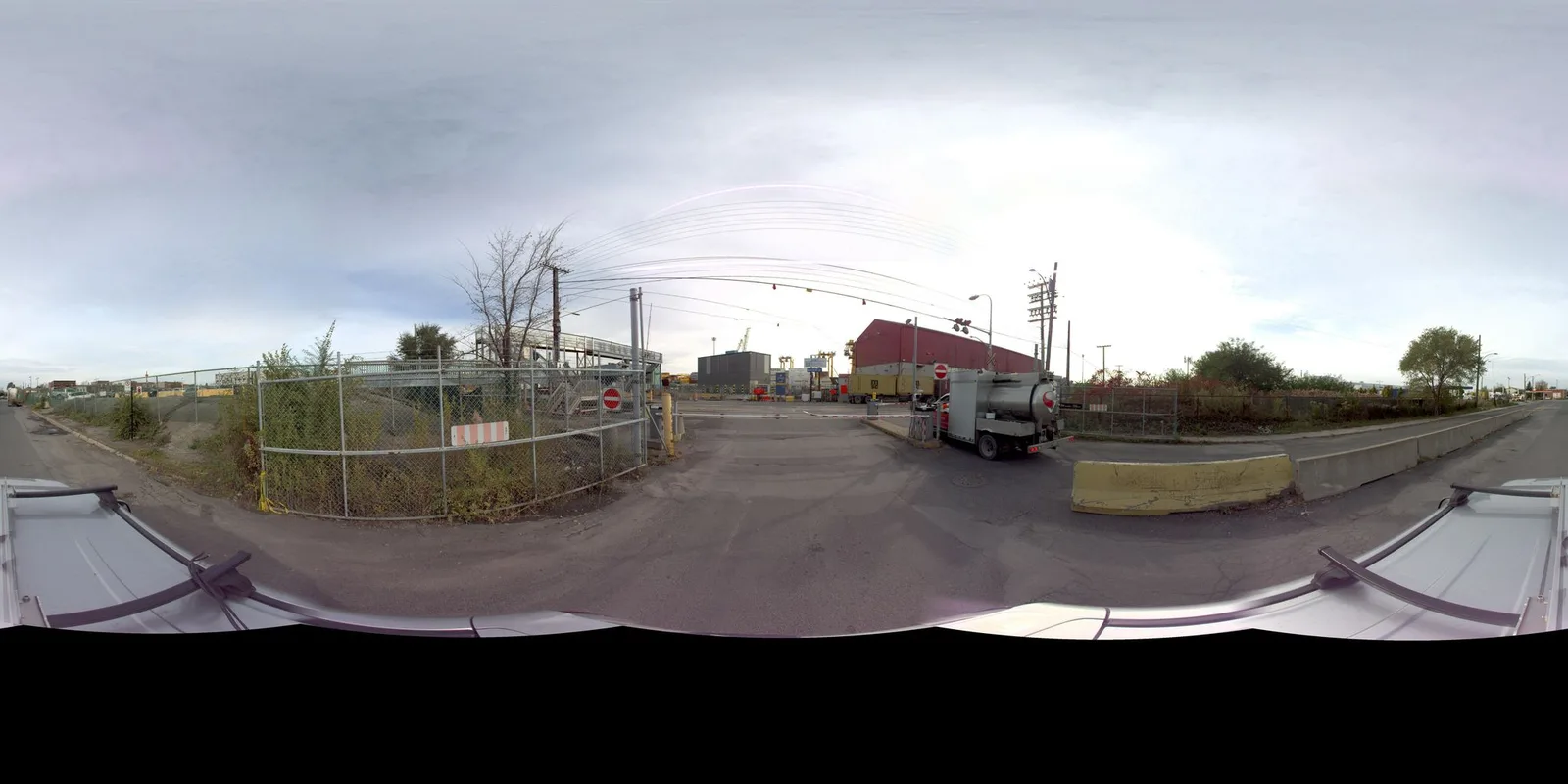 Street-level view of a grade crossing in Québec, Canada